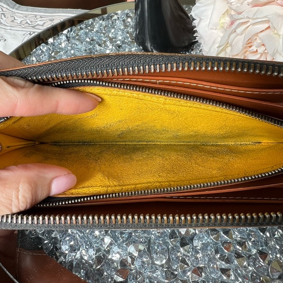 EUC GOYARD WALLET - Picture 6 of 6